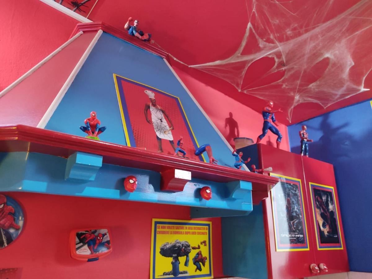 Spiderman House Gasthuis *